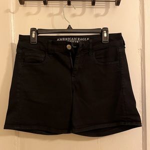 American Eagle Super Stretch women’s black shorts. Size 8
